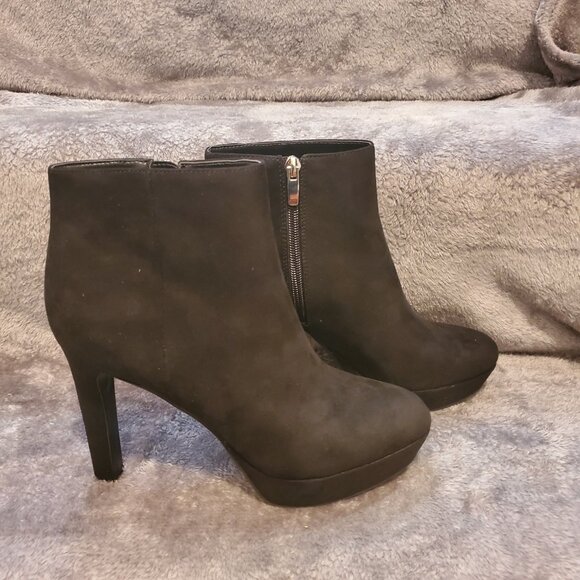 NWT Nine West Glowup Suede Booties - Size 7 - Picture 4 of 5